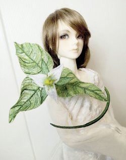 画像1: 刺繍羽　花葉型　エイレンソウ　白緑