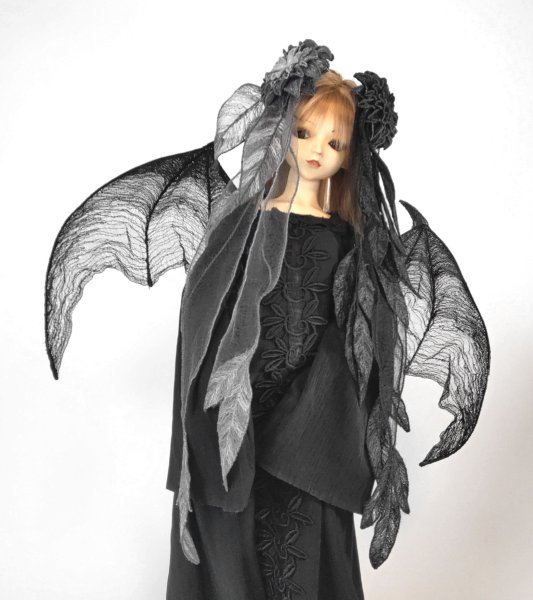 画像1: 刺繍羽コウモリ型 M 黒 (1)